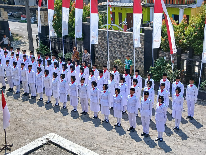 PENGUKUHAN  PASUKAN PASKIBRAKA HUT RI KE 80  KECAMATAN LIMBANGAN TAHUN 2925
